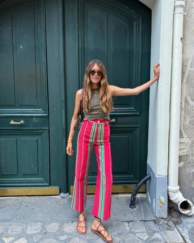 Look com calça listrada feminina