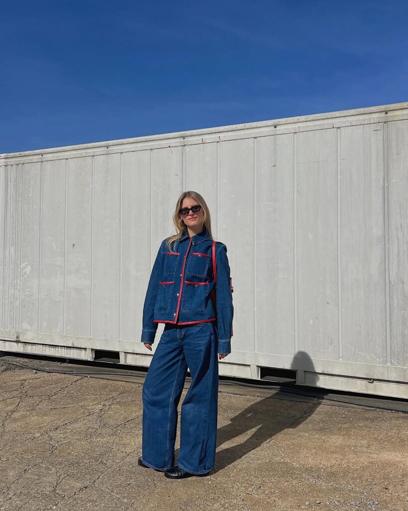 Look all jeans com jaqueta e calça
