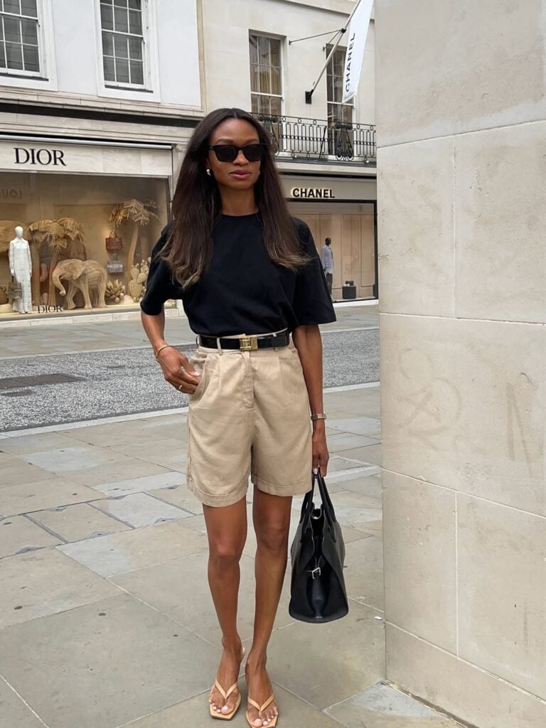 Look com bermuda de alfaiataria bege
