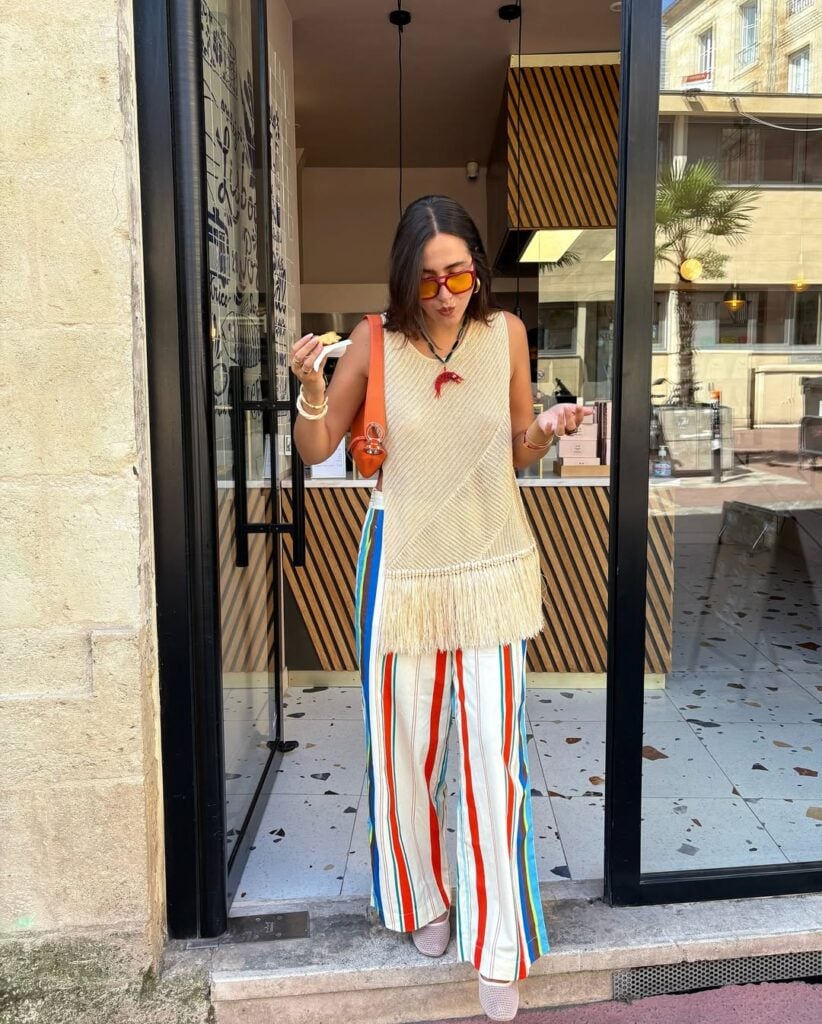 Look com calça listrada feminina