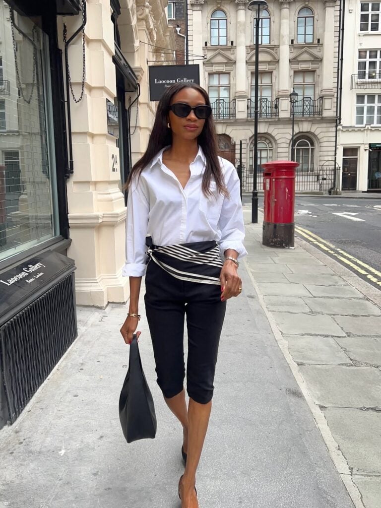 Look com lenço de cetim na cintura