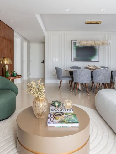 Projeto de sala de estar, living integrado, sala de jantar, suítes e banheiros de Anyele Langone