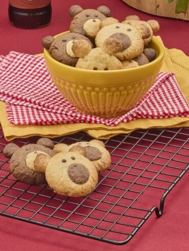 Tigela com biscoitos em formato de ursinhos