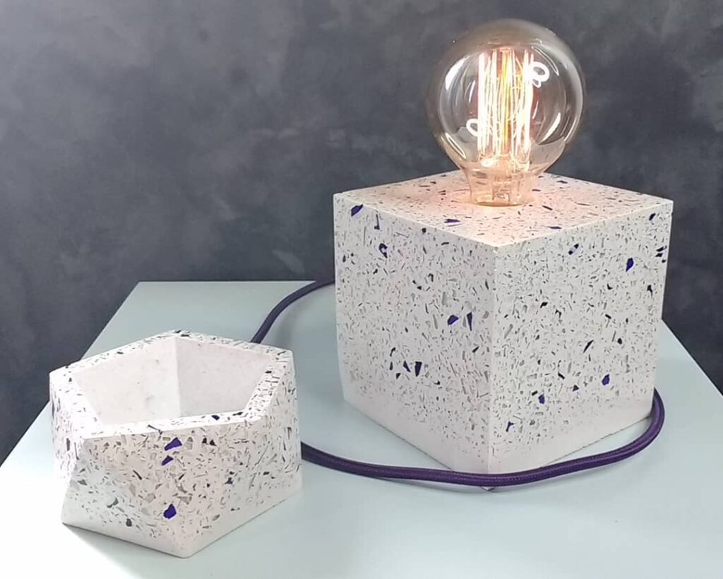 Luminária de concreto e granilite