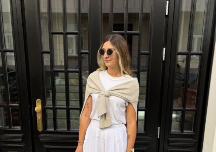 Look com saia longa branca