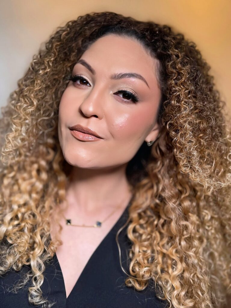Maquiagem em pele negra com pele soft matte