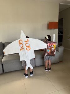 Mochila maluca de avião e Toddynho