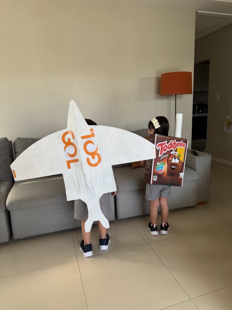 Mochila maluca de avião e Toddynho