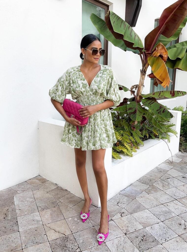 Look com calçado rosa