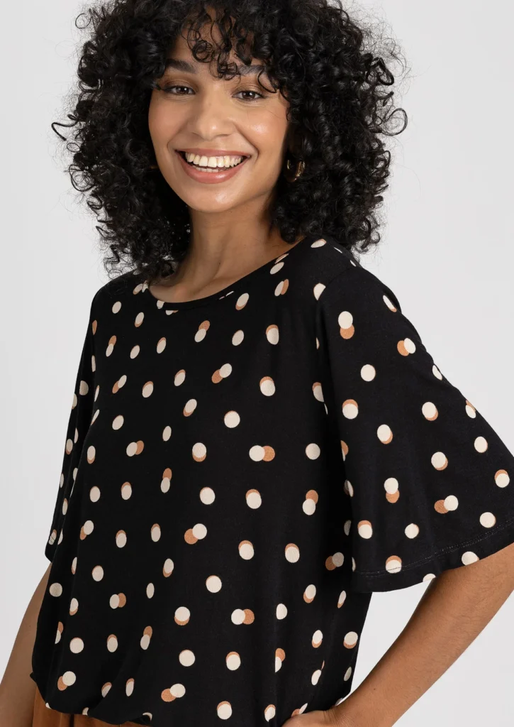 Blusa com estampa de poá, verão 2026