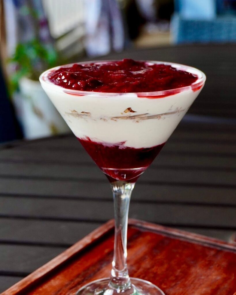 Receita da Ana Maria Braga: Cheesecake de morango no copinho