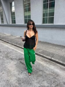 Look com calça adidas