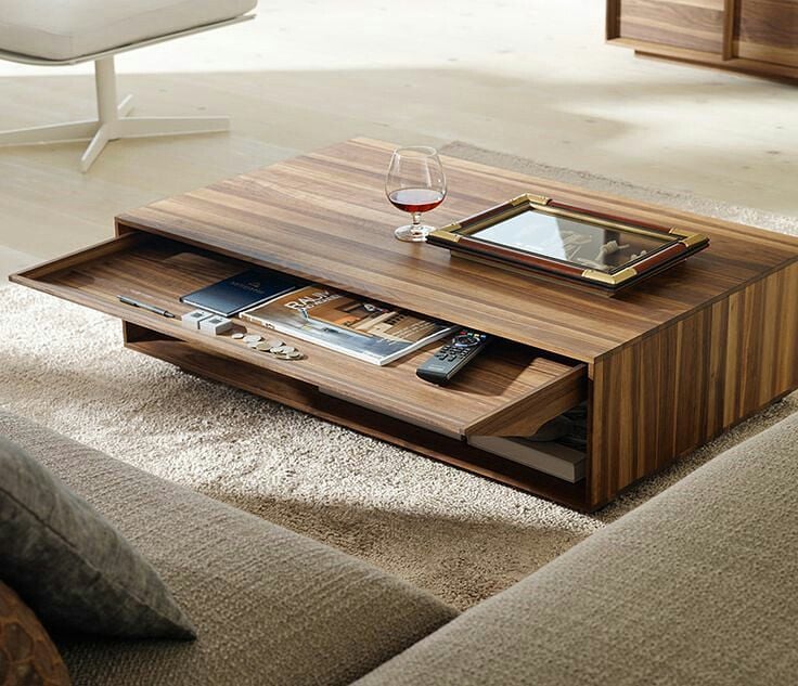 Mesa de centro funcional com espaço para objetos
