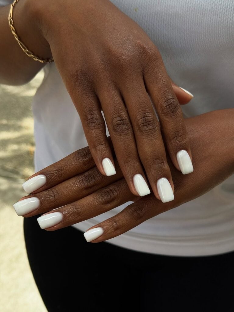Unhas para o Ano-Novo 2026 com inspiração em mão de pele negra