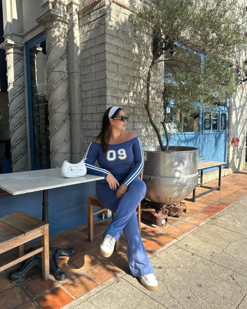 Look de academia com calça legging flare
