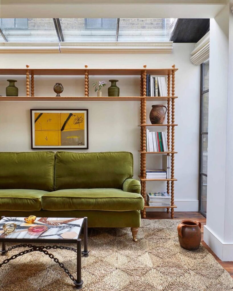 Sala de estar com verde wasabi neon