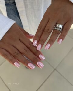 Unhas delicadas na cor rosa