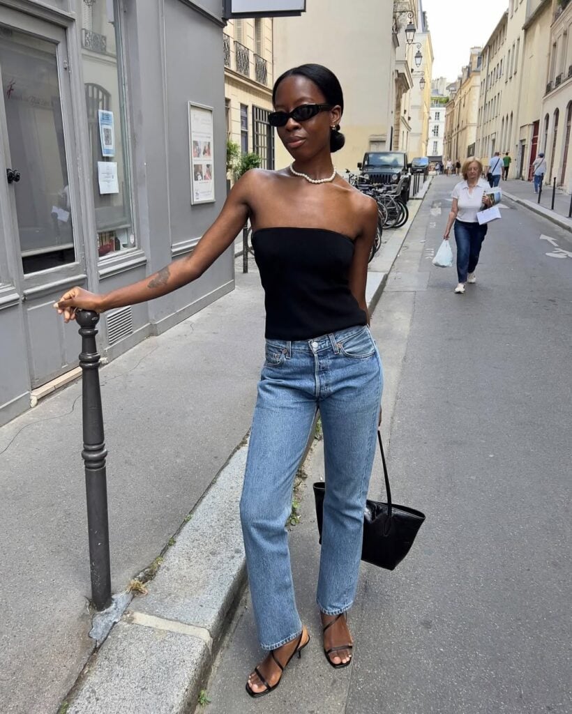 look com top e calça jeans