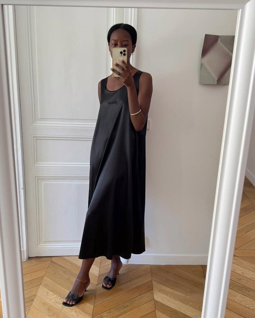 vestido midi acetinado