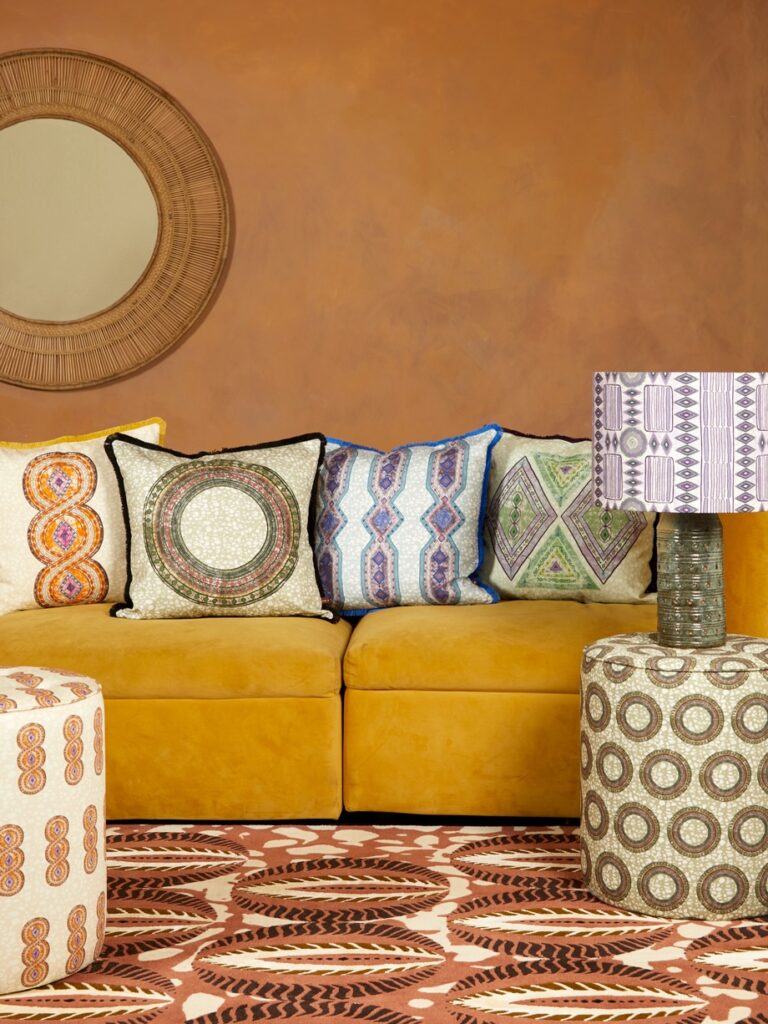 Inspiração para aplicar o Afrodecor, tecidos com cores e formas geométricas