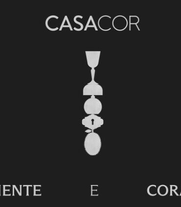 Imagem com fundo preto e letras brancas