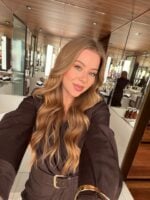 Maquiagem de Carnaval com lábios com gloss glow