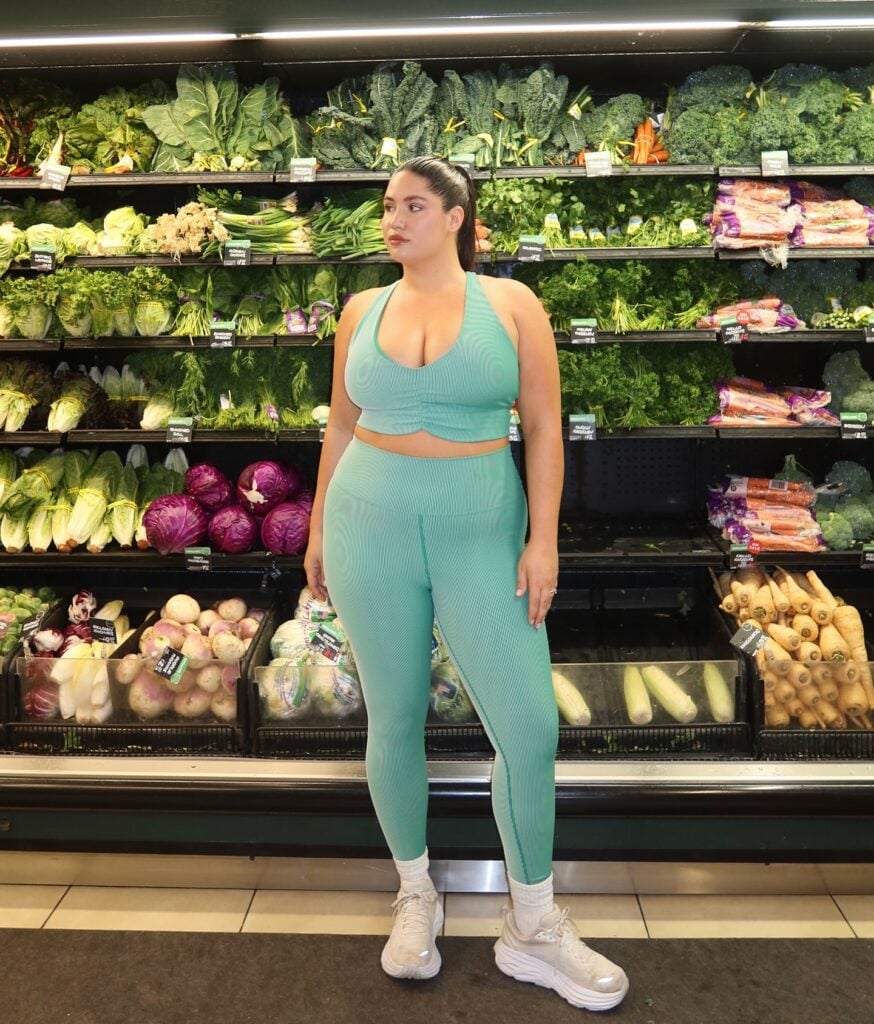 Look com legging e top para o treino de pilates