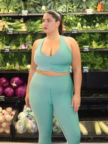 Look com legging e top para o treino de pilates