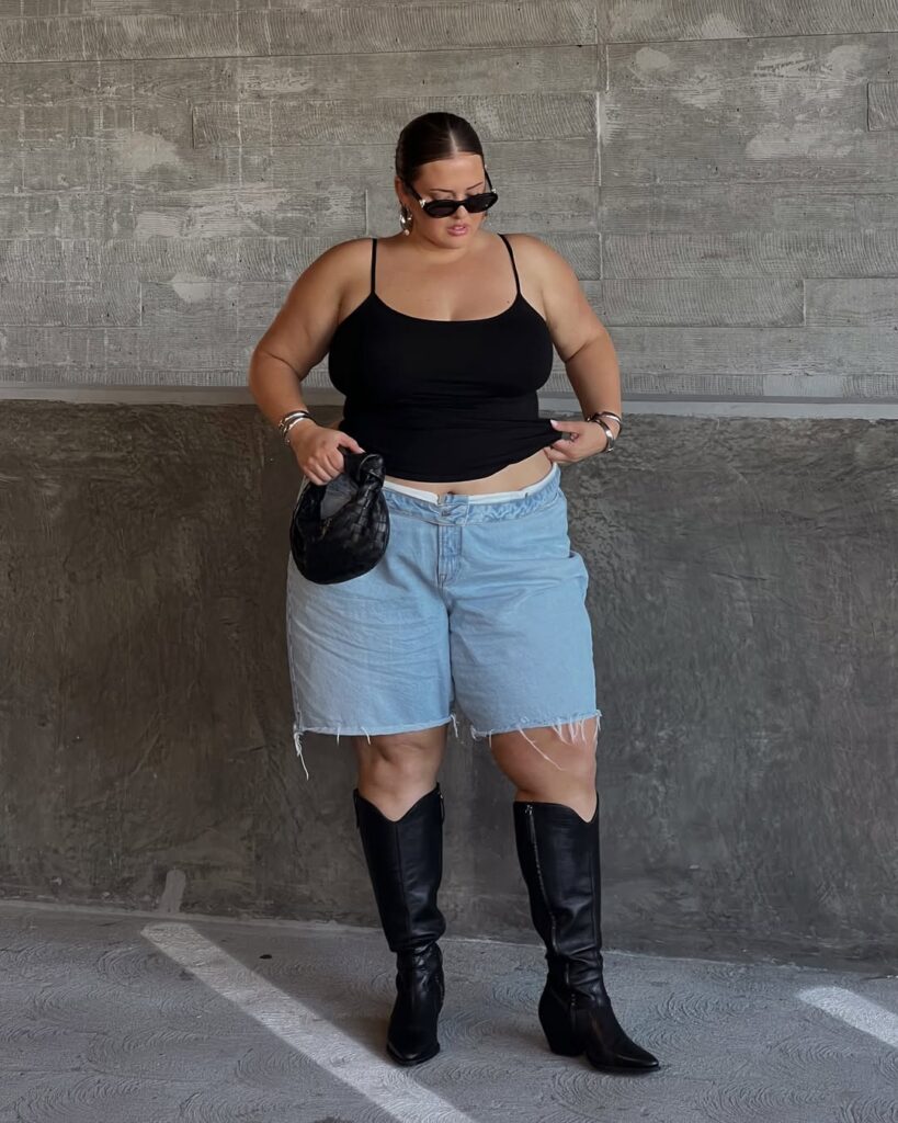 look com bermuda jeans e bota de cano longo