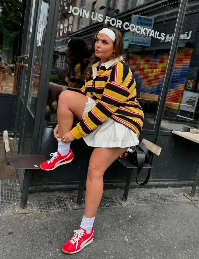 looks com saia plissada