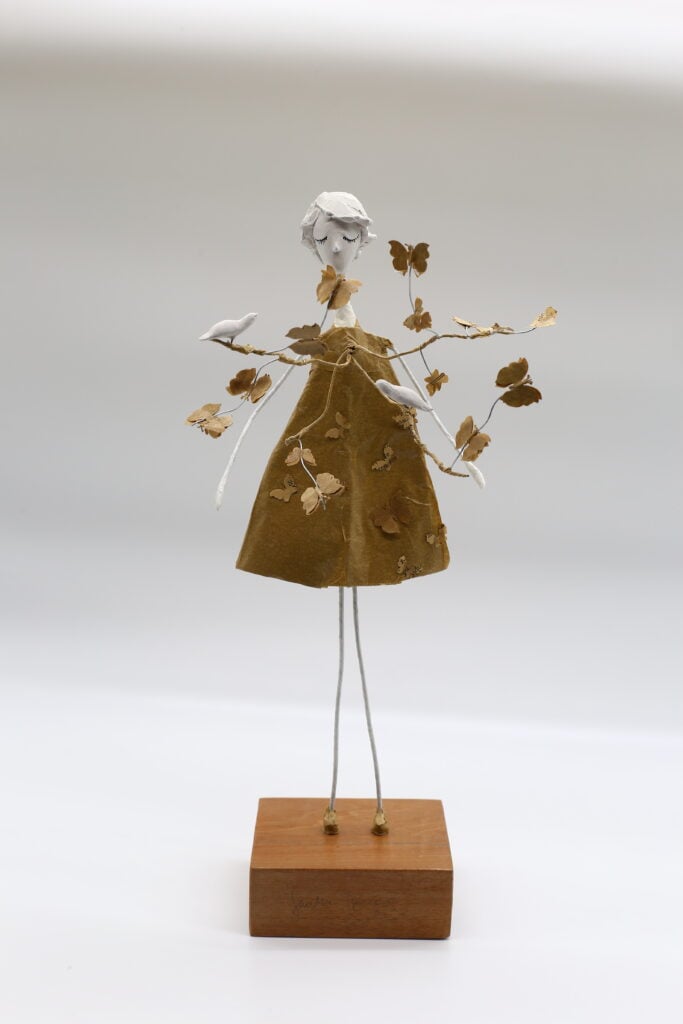 Escultura Borboletas na Barriga, da artista Sandra Barreiro