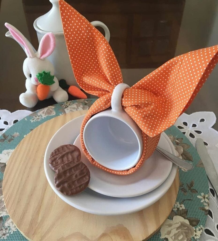 Mesa posta de Páscoa