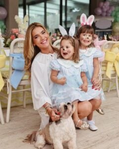Virginia Fonseca com Maria Clara e Maria Alice na Páscoa