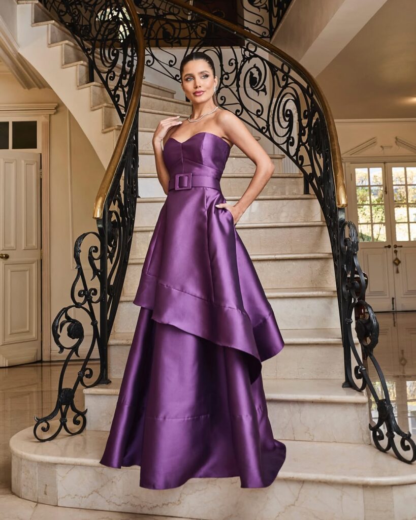 vestido com saia sobreposta