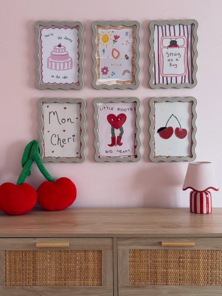 Quadros e enfeites com cerejas