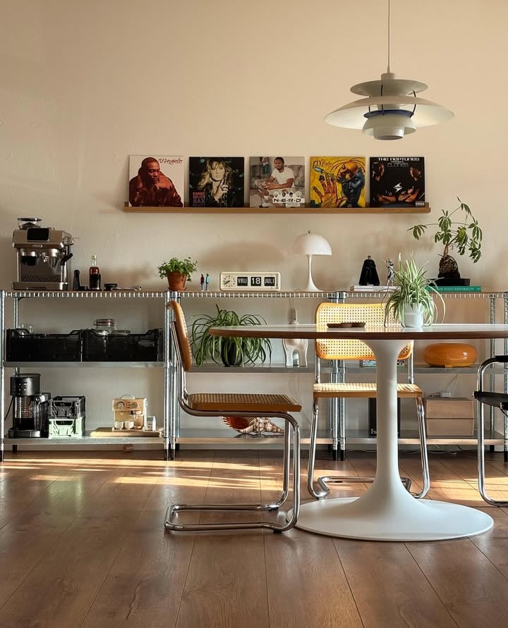 Cozinha com estilo mid century modern