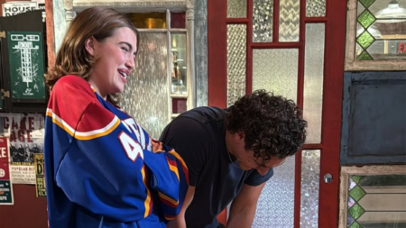 Atores que fazem Hannah e Garrett, em Off Campus