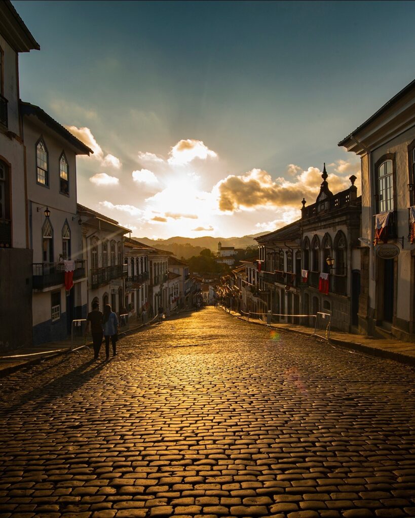 Pôr do sol na rua Direita