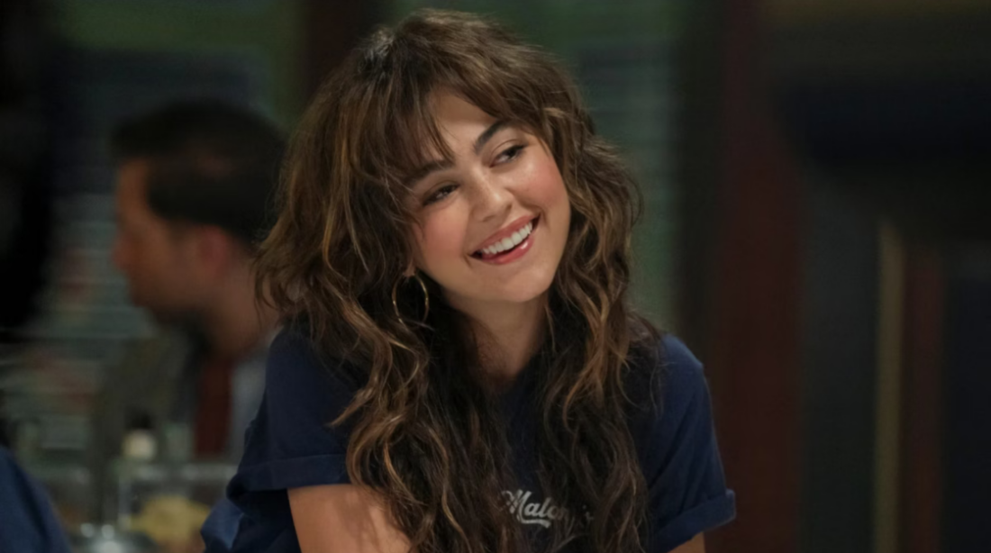 Mika Abdalla como Allie Hayes