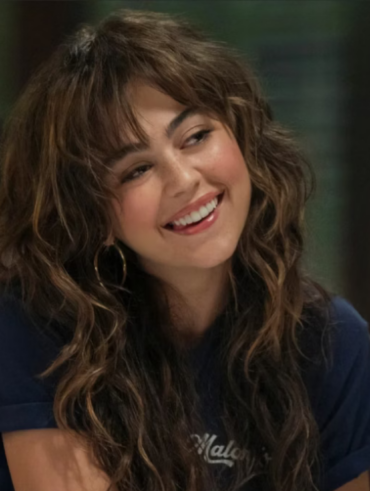 Mika Abdalla como Allie Hayes