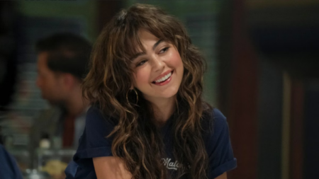 Mika Abdalla como Allie Hayes