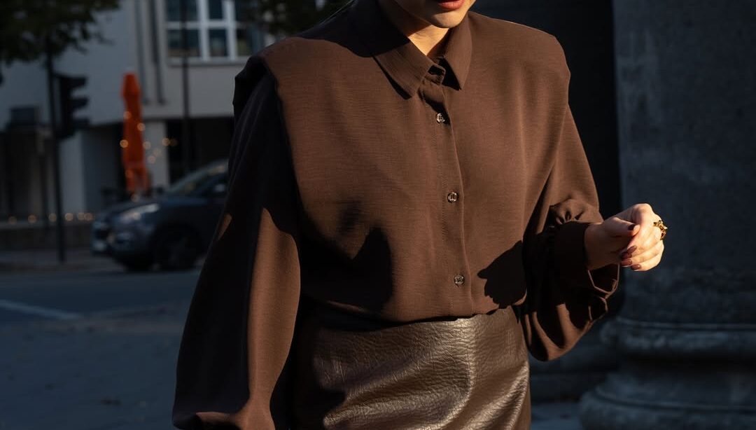 look com minissaia de couro marrom