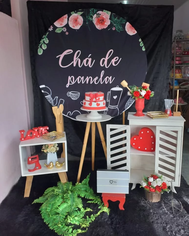 Decoração de chá de cozinha simples em branco, vermelho e preto