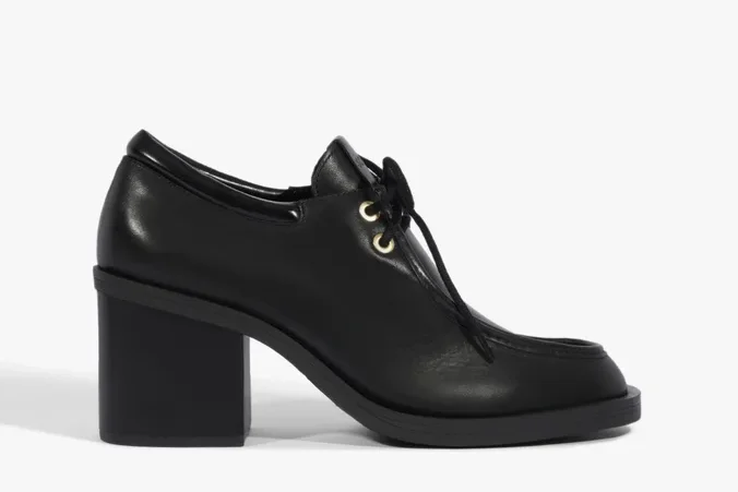 Mocassim com salto alto preto