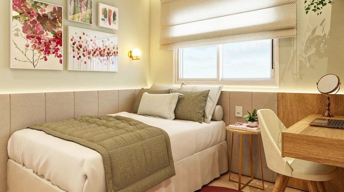 Quarto aconchegante com cama de casal, almofada, manta e tapete, além de móvel solto e sob medida na cabeceira, bancada e mesa lateral