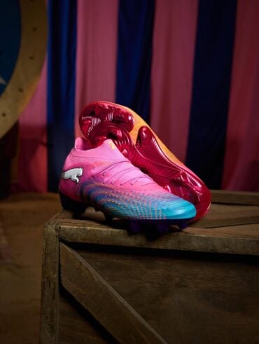 Por que os jogadores estão usando chuteiras rosa na Copa do Mundo?