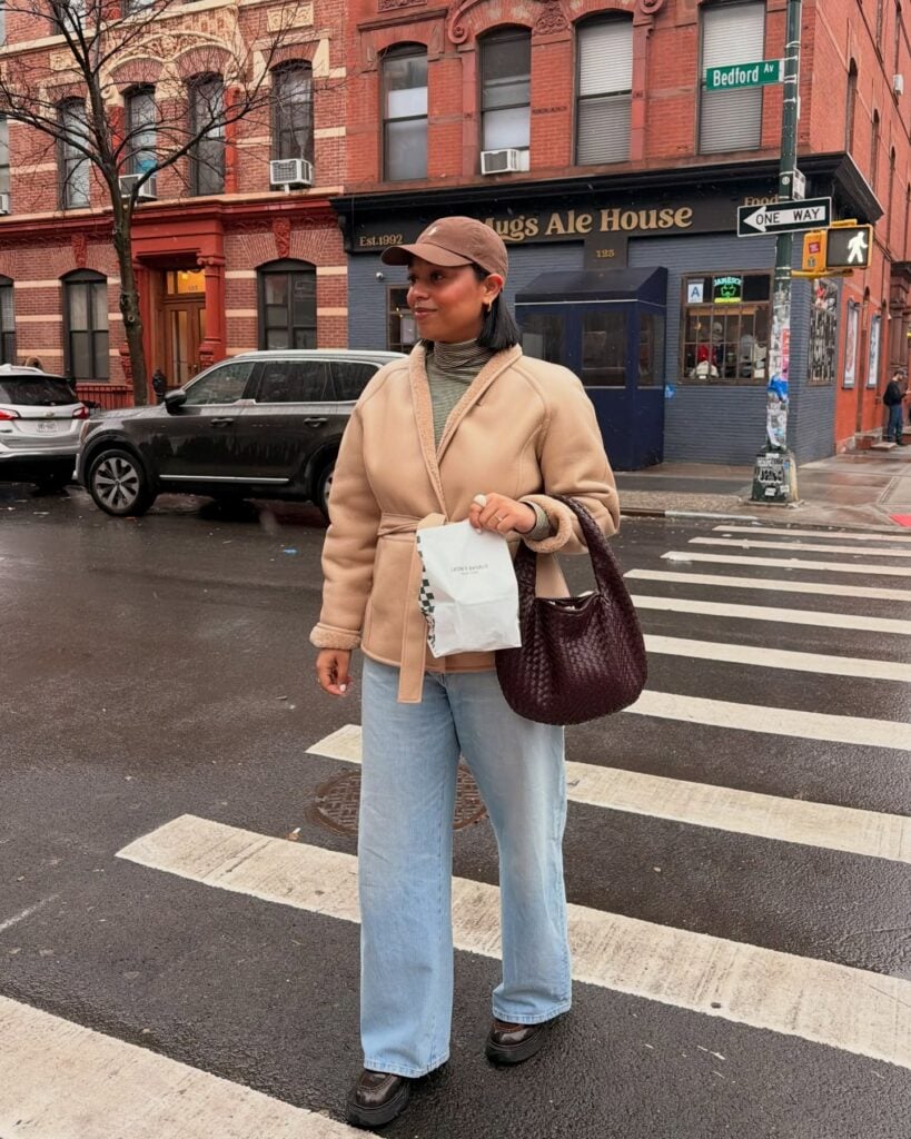 Look com boné no inverno