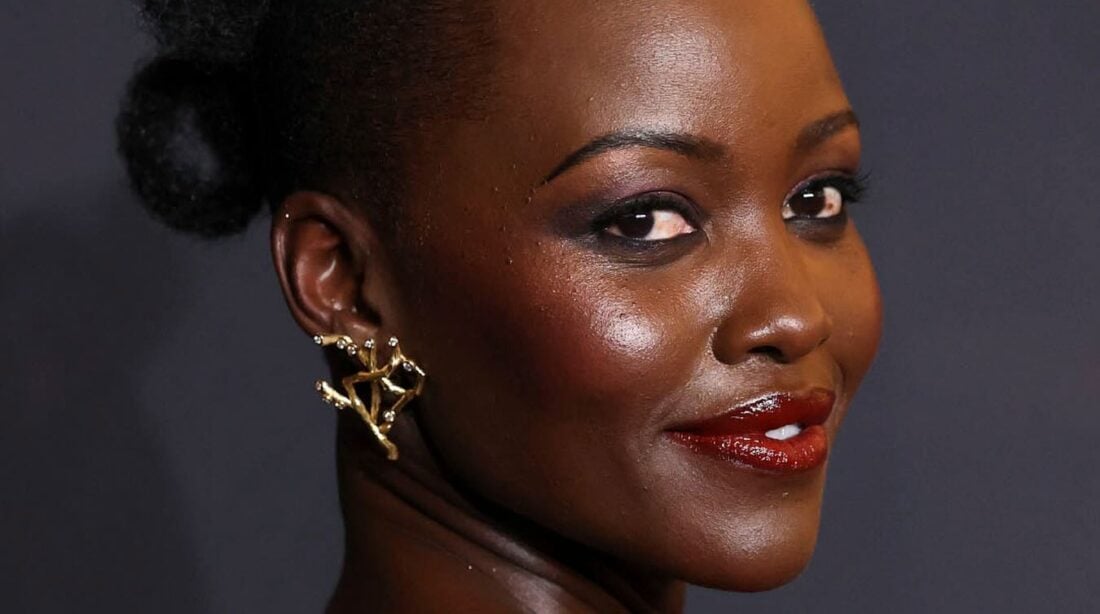 Lupita Nyong'o usa joias SAUER na Premiere do filme "The Odyssey”