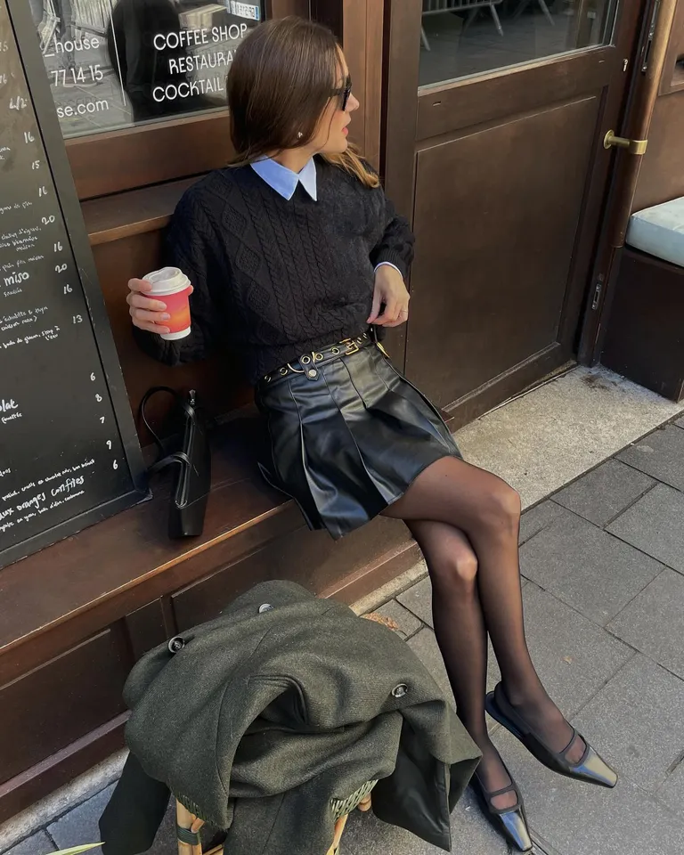 looks com saia plissada