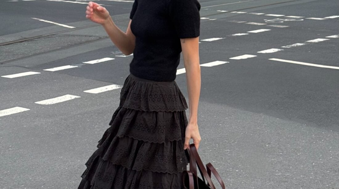 looks com saia e bota